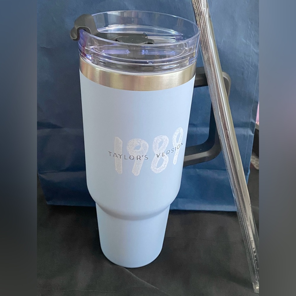 Taylor Swift 1989 TV x Capital One Exclusive 40 oz Travel Mug Drink Tumbler